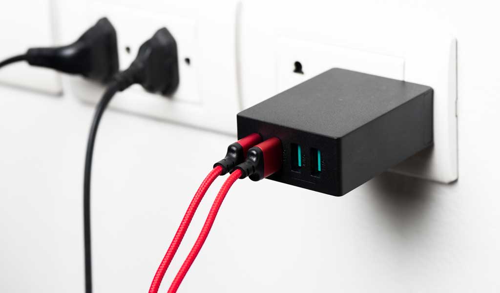 4-PORT-USBwallcharger.jpg